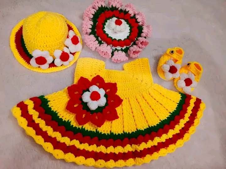 ইয়েলো, রেড & গ্রিন হ্যান্ডমেড ড্রেস সেট